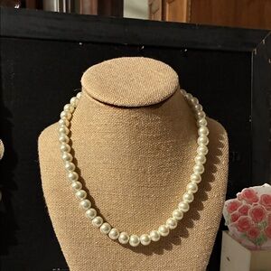 Elegant Pearl Necklace